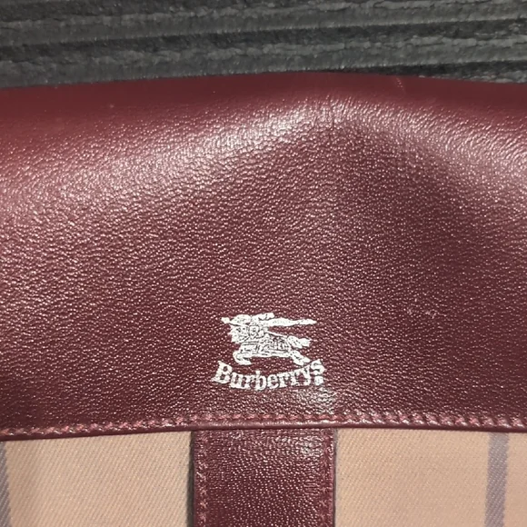 Vintage Burberry Crossbody - Picture 2 of 6